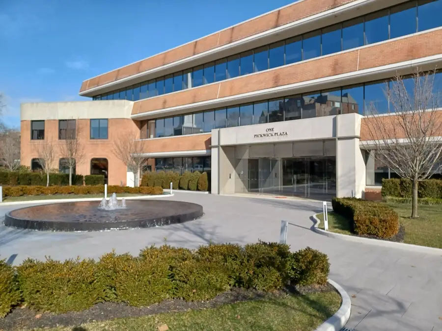 One Pickwick Plaza in Greenwich, Connecticut, headquarters of Interactive Brokers